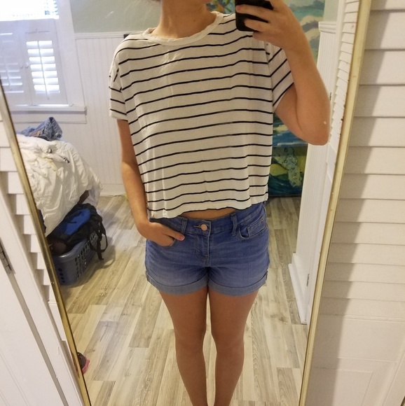 Forever 21 Tops - Forever 21 Stripe crop top